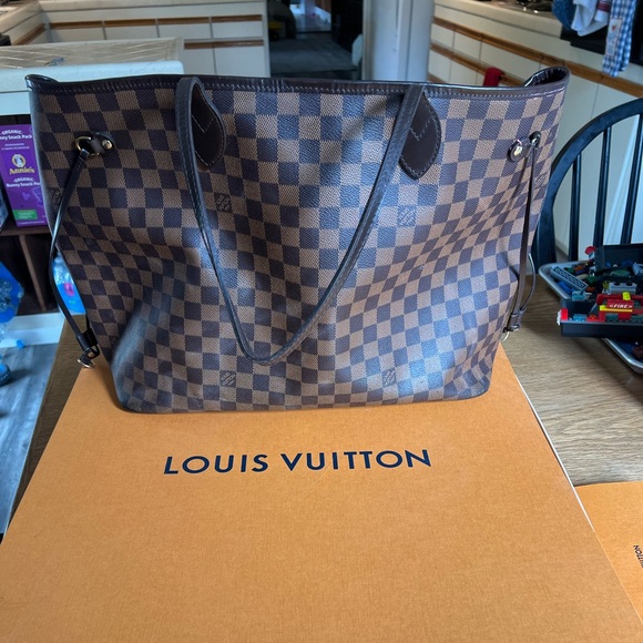 Louis Vuitton Handbags - Louis Vuitton Neverfull GM